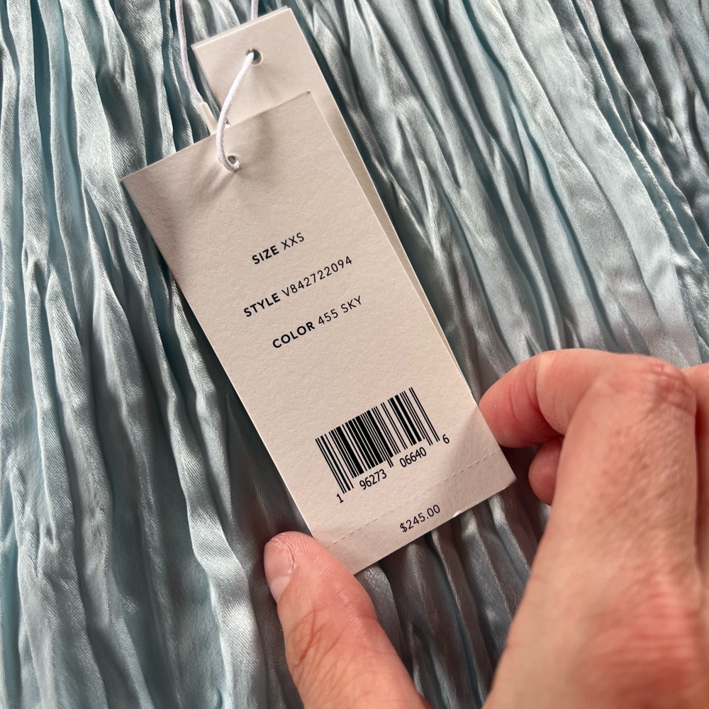 Vince Sky Blue Pleated Short in size xxs - Picture 2 of 4